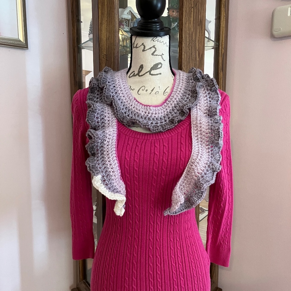 Elegant Handmade Ripple Scarf NWOT